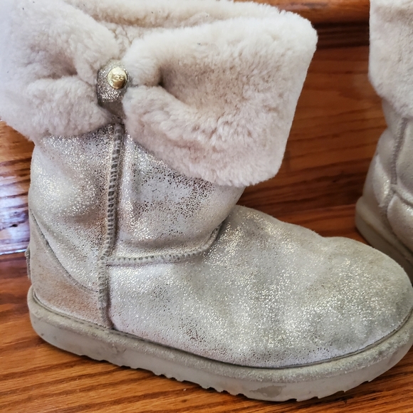 Ugg Girls Light Gold Leather Sherpa Boots - Little Girls Size 3 - Picture 3 of 8